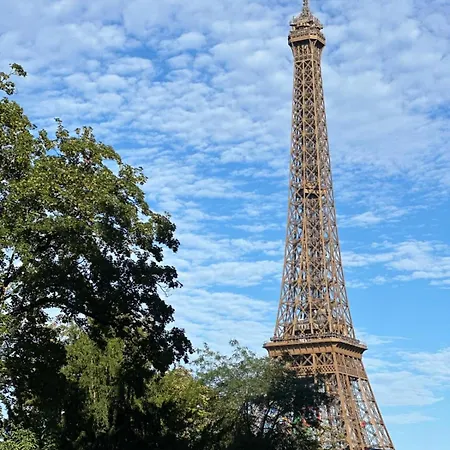 16 * Paris